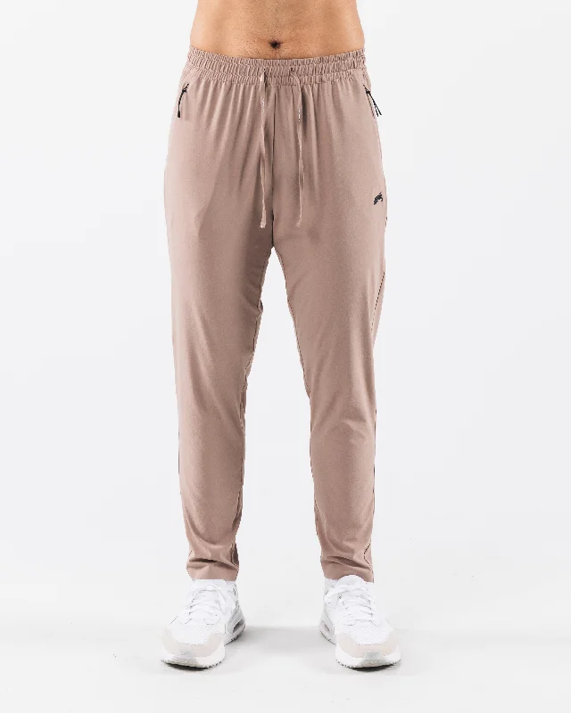 Look your best with exclusive savings on men’s fashion.  Swift Training Pant - Sand