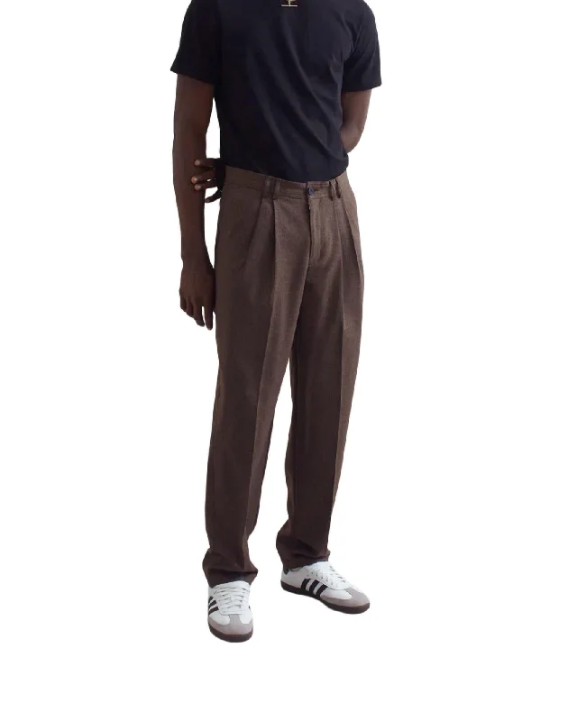 Find your perfect fit at the best prices – Clothing deals now on sale.  Raleigh Pleat Trouser In Brown