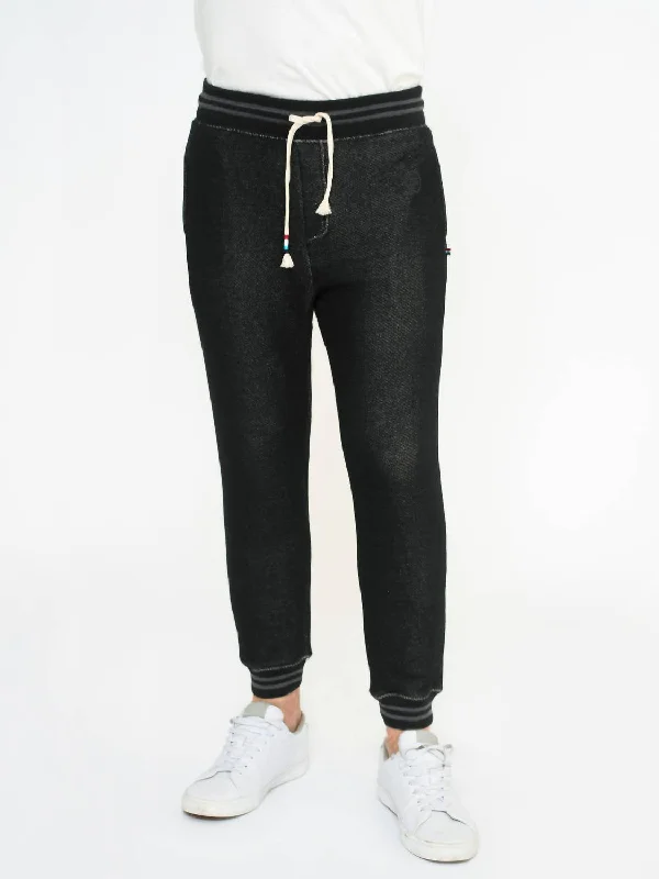Flash sale on trendy clothing – Limited time offers available online.  Mens Roma Jogger In Black