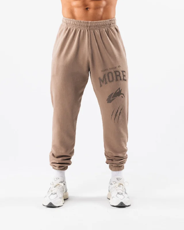 Exclusive offers on men’s wardrobe essentials – save more now! Earth Dye Graphic Jogger - Mudstone Exclusive offers on men’s wardrobe essentials – save more now! Earth Dye Graphic Jogger - Mudstone