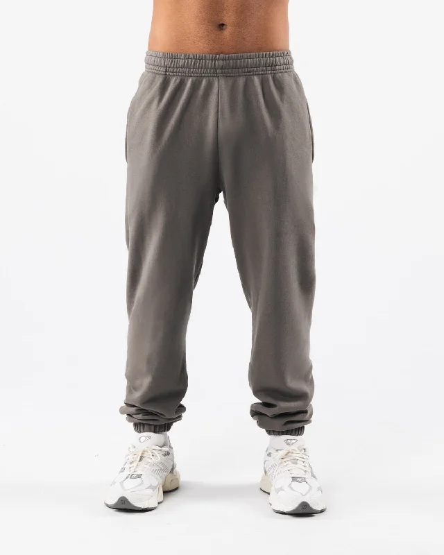 Don’t miss these deals – men’s fashion essentials for less. Earth Dye Natural Jogger - Iron Don’t miss these deals – men’s fashion essentials for less. Earth Dye Natural Jogger - Iron