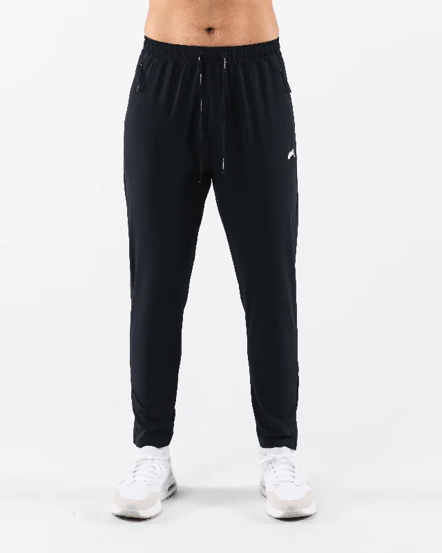 Big discounts – don’t miss out!  Swift Training Pant - Black / White