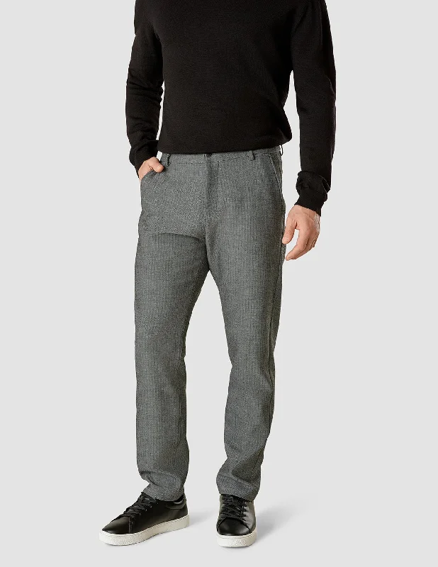 Don’t wait – shop the biggest sale of the season on men’s clothing! Heavy Edition Pants Slim Grey Herringbone 2.0 Don’t wait – shop the biggest sale of the season on men’s clothing! Heavy Edition Pants Slim Grey Herringbone 2.0