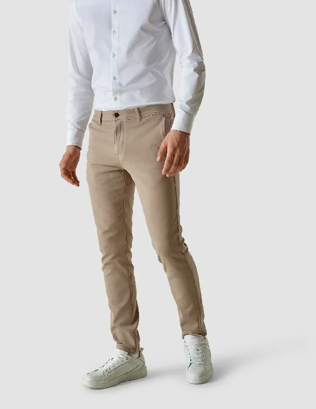 Men’s wardrobe essentials now at unbeatable prices.  Classic Pants Slim Sand
