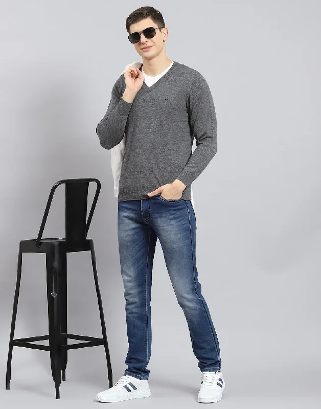 Shop the best in men’s fashion for less – limited-time sale! Men Grey Solid V Neck Full Sleeve Sweater Shop the best in men’s fashion for less – limited-time sale! Men Grey Solid V Neck Full Sleeve Sweater
