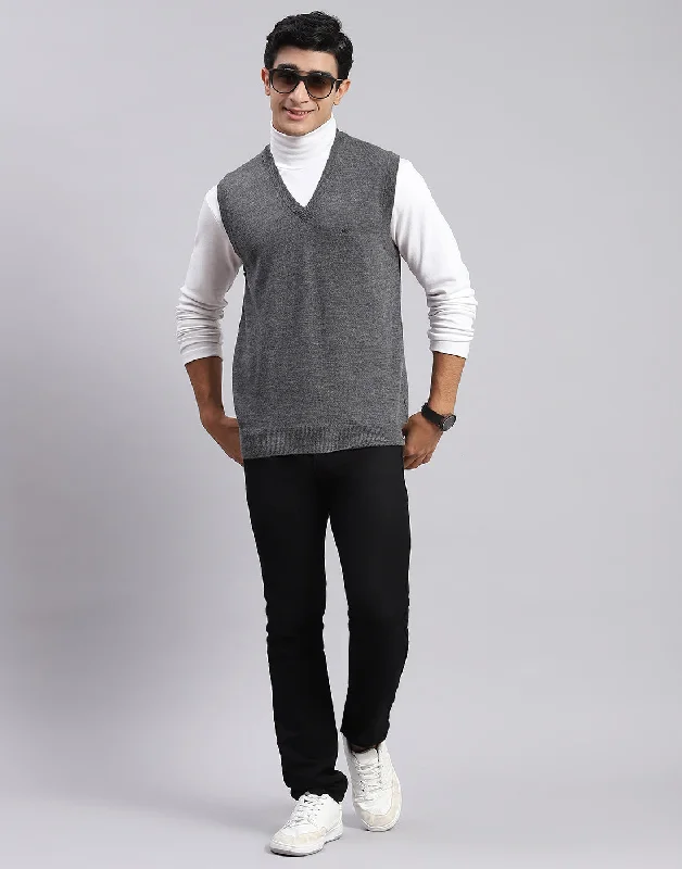 Exclusive discounts on men's fashion – shop today! Men Grey Solid V Neck Sleeveless Sweaters/Pullovers Exclusive discounts on men's fashion – shop today! Men Grey Solid V Neck Sleeveless Sweaters/Pullovers