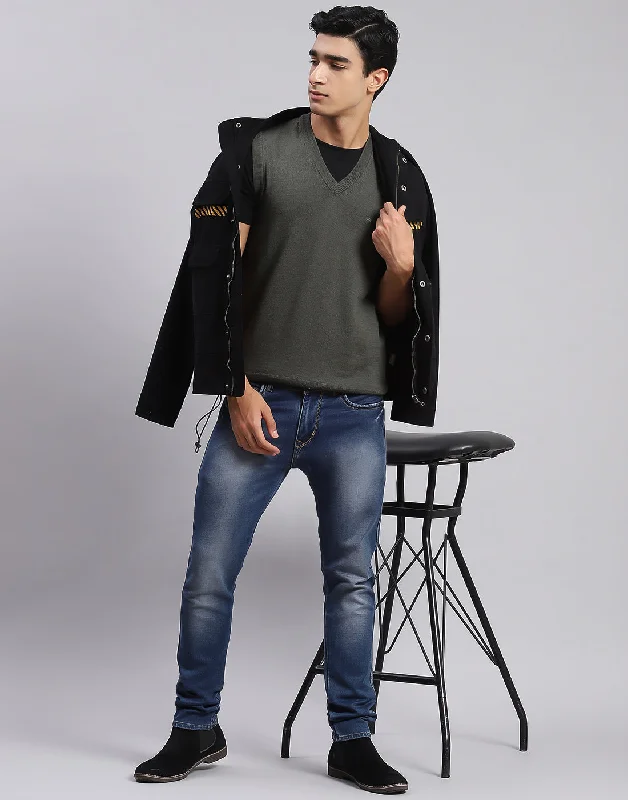 Big discounts – don’t miss out! Men Olive Solid V Neck Sleeveless Sweaters/Pullovers Big discounts – don’t miss out! Men Olive Solid V Neck Sleeveless Sweaters/Pullovers