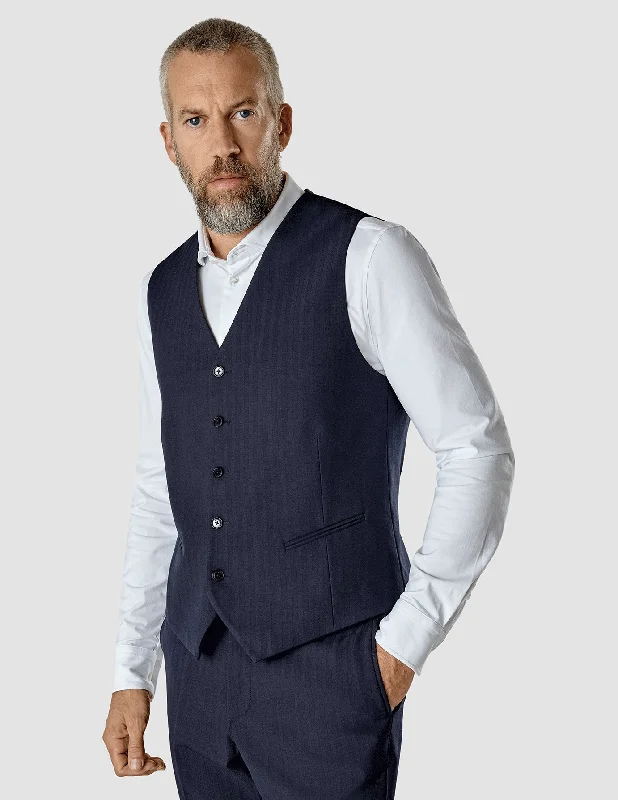 Shop the latest men's clothing trends at a fraction of the price. Essential Vest Dark Navy Shop the latest men's clothing trends at a fraction of the price. Essential Vest Dark Navy
