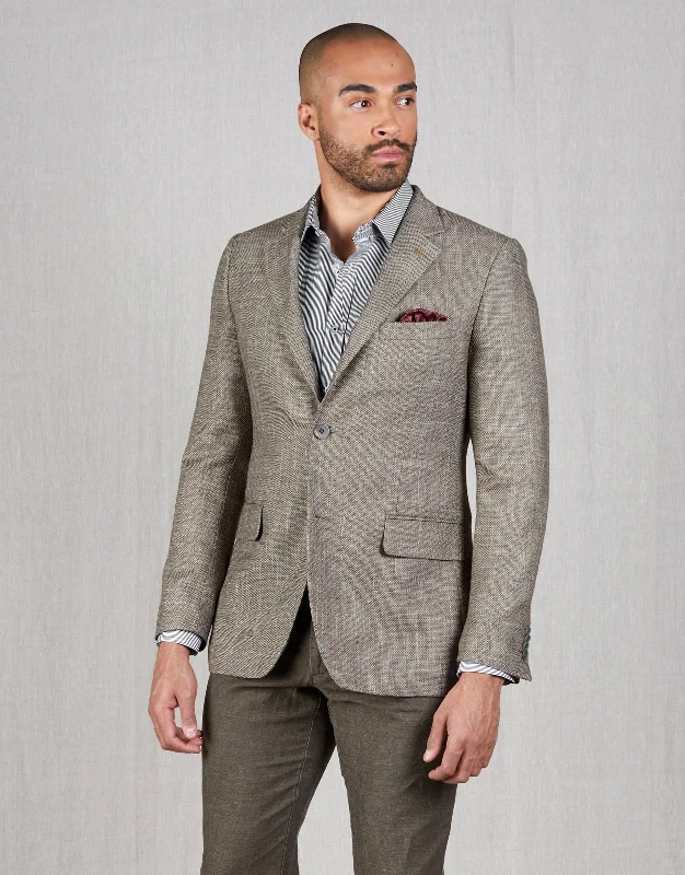 Upgrade your wardrobe with stylish clothing at discounted prices. Hawker Light Brown Textured Blazer Upgrade your wardrobe with stylish clothing at discounted prices. Hawker Light Brown Textured Blazer