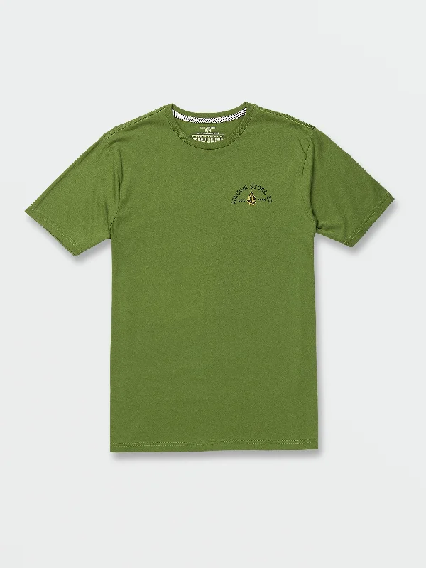 Get the latest trends in men’s clothing – huge savings inside.  Archer Short Sleeve Tee - Mossstone