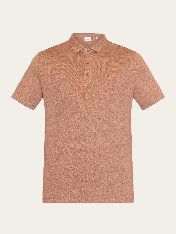 Big discounts on men’s wear – Shop now and save!  Linen polo - Chocolate Malt
