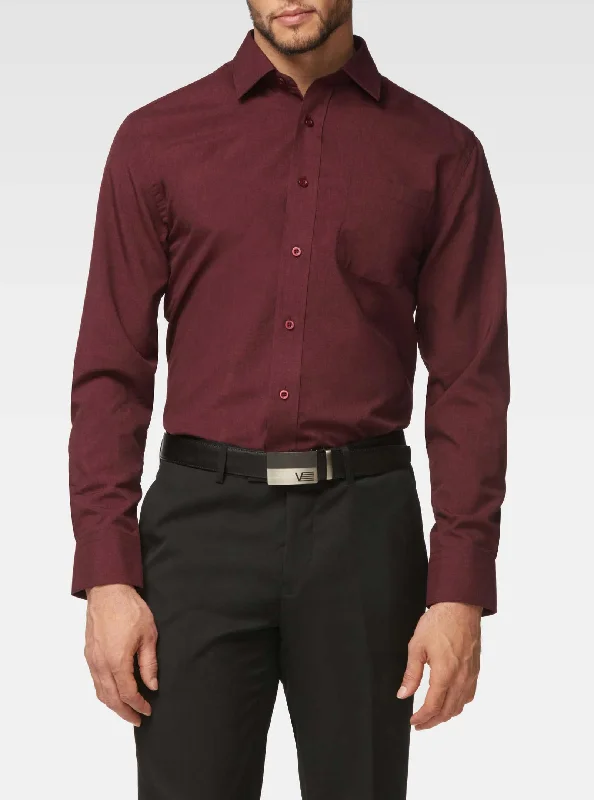 Shop the essentials – men’s wardrobe must-haves on sale.  Classic straight fit shirt